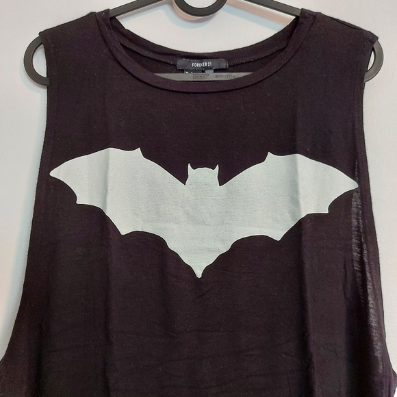 🌱 Forever 21 Batman Muscle Tee - Picture 2 of 3